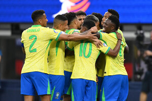 Versus / ¿Se pierde el juego con Paraguay? La estrella de Brasil que no entrenó con el grupo principal