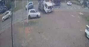 Diario HOY | Mujer y niña mueren tras choque entre un tractocamión y un vehículo