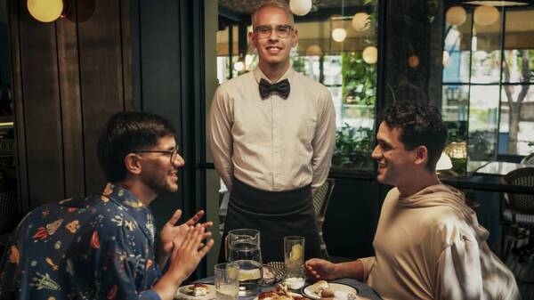 [VIDEO] "Chiche" llega con su "tequila y sal" para hablar de amores