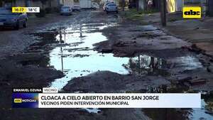 Cloaca a cielo abierto en barrio San Jorge: vecinos piden intervención municipal - ABC Noticias - ABC Color