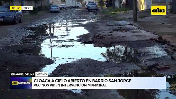 Cloaca a cielo abierto en barrio San Jorge: vecinos piden intervención municipal - ABC Noticias - ABC Color
