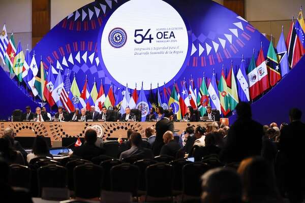 Antigua y Barbuda pide no perpetuar “ficción” de que Cuba y Venezuela son parte de la OEA - Mundo - ABC Color