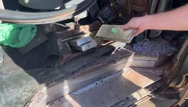 Cae furgón con más de 400 kilos de marihuana en el puente de la Amistad - ABC en el Este - ABC Color