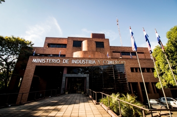 Suace impulsa radicación récord de empresas extranjeras en Paraguay - trece