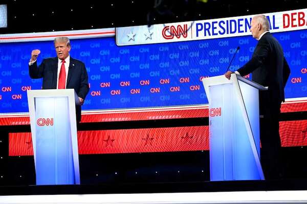 Trump, agresivo y confiado, carga contra un titubeante Biden en un debate decisivo - Mundo - ABC Color