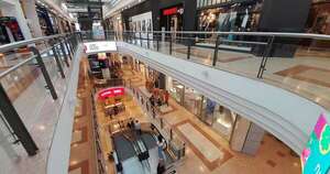 La Nación / Horario de verano: centros comerciales afirman que tendrá impacto positivo para el rubro