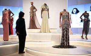 Museo londinense rinde homenaje a Naomi Campbell con exposición sobre una “leyenda de la moda” - Estilo de vida - ABC Color