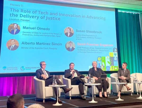El ministro de la CSJ, Prof. Dr. Alberto Martínez Simón participó en el Foro del Banco Mundial