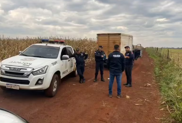 Piratas del asfalto interceptan camión transportador, toman rehén y roban mercaderías - Noticiero Paraguay