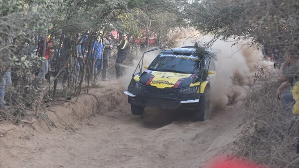 Chaco: Dos aficionados heridos en inicio del Transchaco Rally