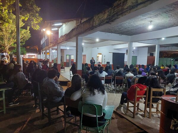 Reviviendo la historia: "Don Saturio Ríos Visita las Aulas de San Lorenzo" » San Lorenzo PY