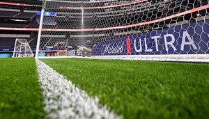 Versus / Campos más pequeños, ¿aliados de las defensas en la Copa América?