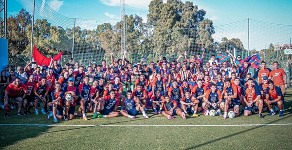 Versus / Cerro tiene nuevo refuerzo "estelar" y se suma al plantel en España
