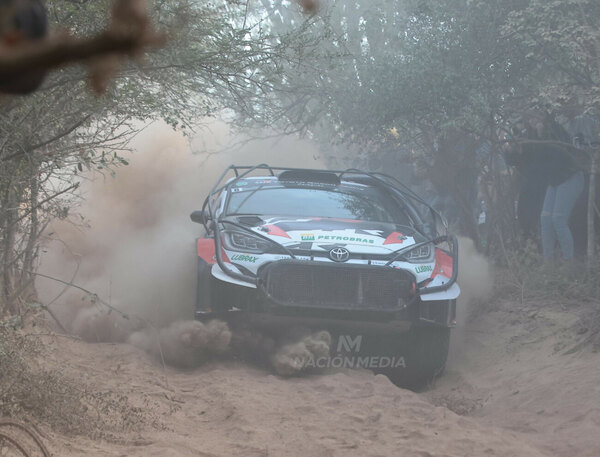 Versus / ¡Viejo Zorro! Alejandro Galanti y el Yaris Rally2 toman la punta en la etapa 1