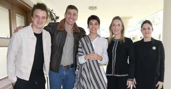 Aye Alfonso fue recibida por el presidente Peña en Mburuvicha Róga
