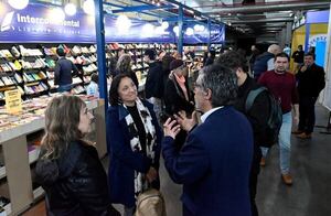 Tres autores contarán su experiencia sobre cómo escribieron y publicaron su primer libro - Nacionales - ABC Color