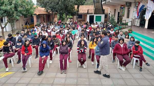 Conversatorio sobre drogadicción en escuela de San Antonio - Nacionales - ABC Color