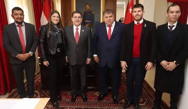 Dirigentes de Sanlo se incorporan a Honor Colorado