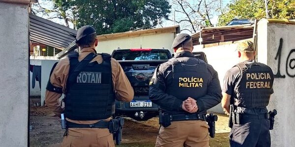 Vehículo “cabrito” fue descubierto con droga: logró escapar en la aduana brasileña