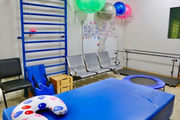 Inauguran obras para mejorar atención a niños con discapacidad en Itapúa - ADN Digital