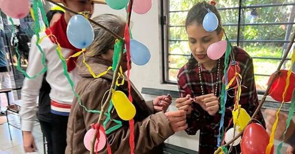La Nación / Jóvenes amenizaron fiesta de San Juan con pacientes de salud mental en CDE