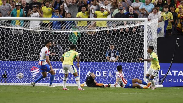 Paraguay es goleado por Brasil y queda fuera de la Copa América