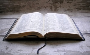 Oklahoma ordena a sus escuelas que enseñen la Biblia a sus estudiantes