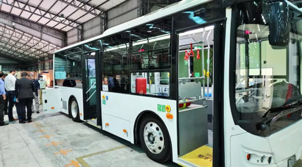 Ajustan detalles para que buses eléctricos donados por Taiwán ya lleguen al país