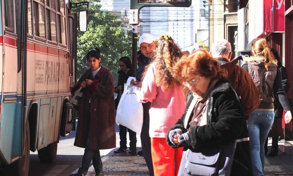 Ambiente frío a fresco, disminución de nubosidad y posibles heladas