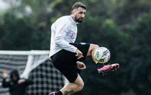 Versus / Olimpia registra otro triunfo durante su pretemporada en Encarnación