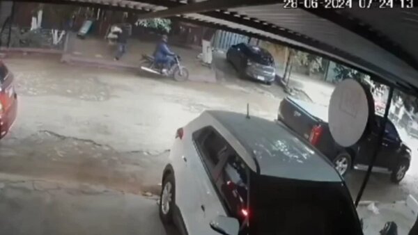 En un minuto: Motochorros se llevan G. 120 millones de un comercio de Caaguazú - Radio Imperio 106.7 FM
