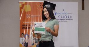 La Nación / Logró convertirse en desarrolladora y cumple sueño de ayudar a su familia