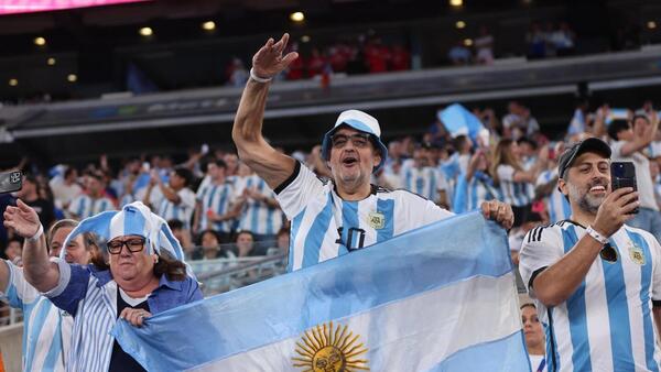 Una fiesta cerca de la casa de Messi, y sin Messi