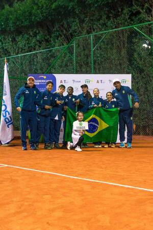 Brasil gana ambos títulos del sudamericano U12 de tenis y Paraguay queda último