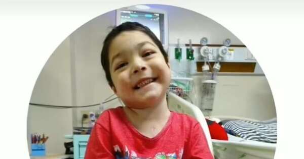 La Nación / Milán cumple ocho meses conectado a una máquina y pide un ángel donante