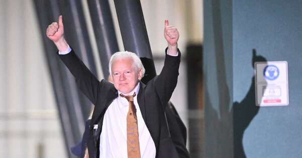 La Nación / Julian Assange, en libertad condicionada