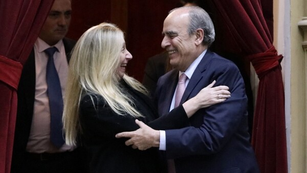 Con la Ley Bases aprobada, Milei buscará modificar régimen cambiario