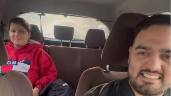Tiktoker hace viajes gratis en su auto: “Es emocionante”