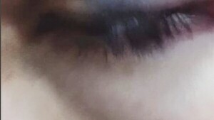Con el ojo morado le dejó a su compañero