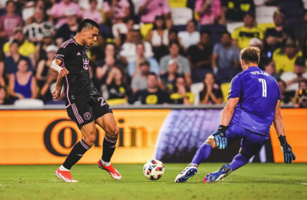 Versus / ¡Gran noticia! Diego Gómez volvió a jugar