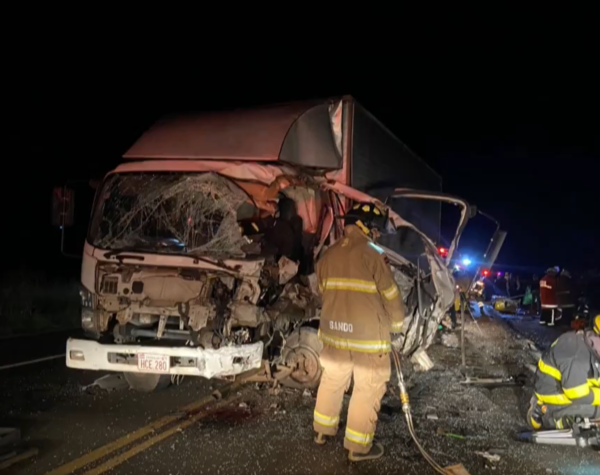 Cordillera: Fatal accidente entre un minibús y un camión deja dos muertos y varios heridos - Unicanal
