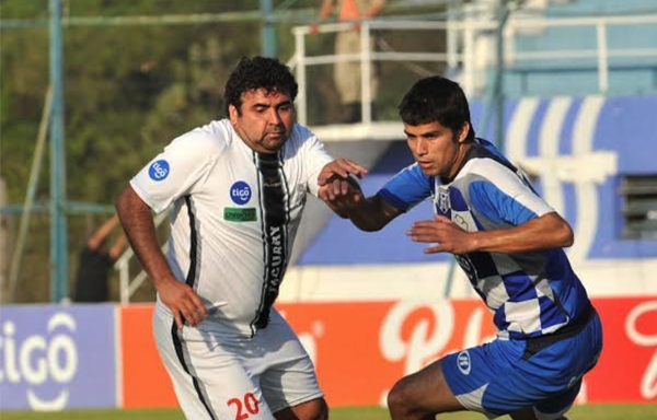 Versus / 'Ancho' Ibarra: El último mito del fútbol paraguayo cumple 48 años
