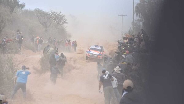 Caliente tercera etapa del Rally del Chaco
