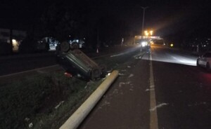 Joven sale ileso de violento accidente en el kilómetro 6,5