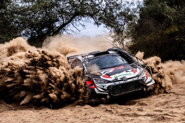 Triunfo aplastante en el Transchaco Rally: Alejandro Galanti y Marcelo Toyotoshi se coronan por sexta vez - Unicanal