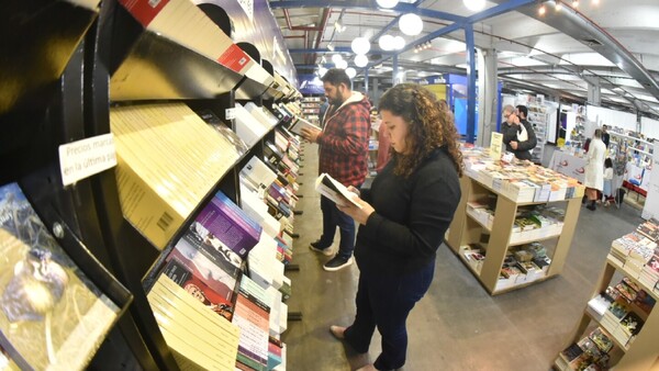 Feria librera apunta a elevar el índice de lectura de los paraguayos