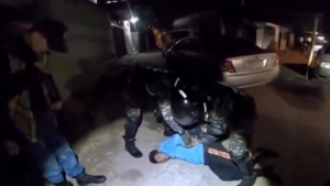 Video: Intentó correr durante un control policial y quedó detenido tras persecución