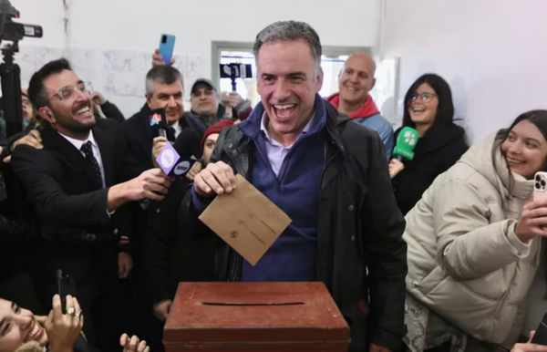 Yamandú Orsi ganó la interna del Frente Amplio y será candidato a presidente en Uruguay