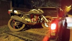 Persecución Policial termina en accidente y arresto de dos jóvenes con moto robada