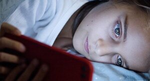 Por qué debes activar el filtro azul en la pantalla del celular